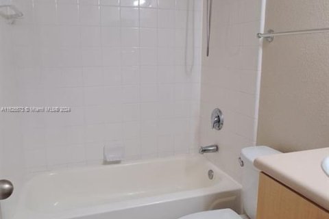 Condo in Coral Springs, Florida, 2 bedrooms  № 1272253 - photo 6