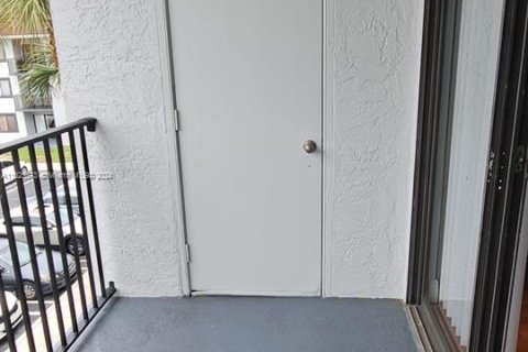 Copropriété à vendre à Coral Springs, Floride: 2 chambres, 91.6 m2 № 1272253 - photo 21