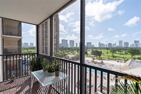 Condo in Aventura, Florida, 2 bedrooms  № 1272254 - photo 12