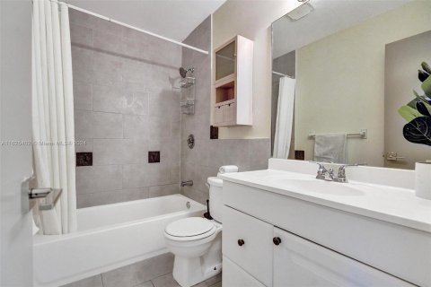 Adosado en venta en Hollywood, Florida, 4 dormitorios, 195.09 m2 № 1272250 - foto 27