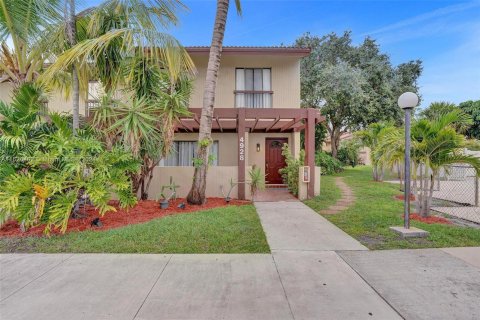 Adosado en venta en Hollywood, Florida, 4 dormitorios, 195.09 m2 № 1272250 - foto 2