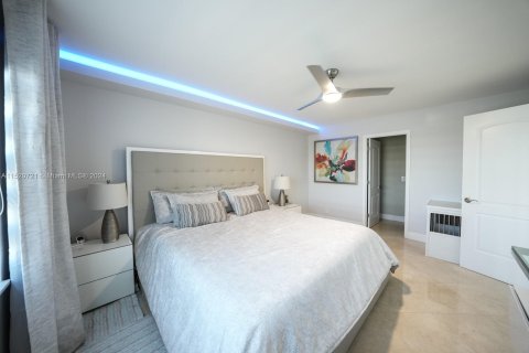 Condominio en venta en Hallandale Beach, Florida, 1 dormitorio, 78.97 m2 № 983267 - foto 15