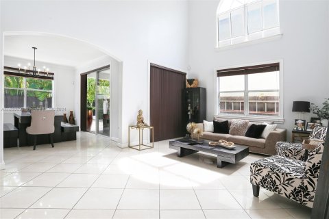 Casa en venta en Miami, Florida, 4 dormitorios, 245.82 m2 № 1310608 - foto 10