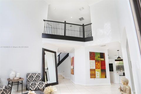 Casa en venta en Miami, Florida, 4 dormitorios, 245.82 m2 № 1310608 - foto 17