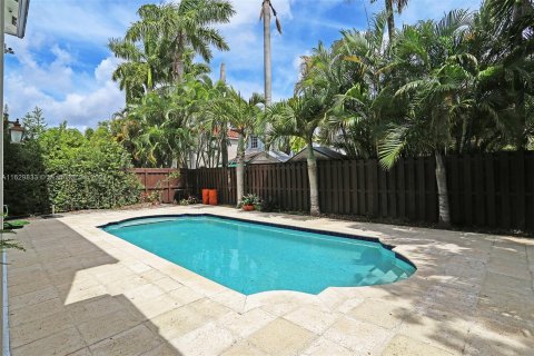 Casa en venta en Miami, Florida, 4 dormitorios, 245.82 m2 № 1310608 - foto 9