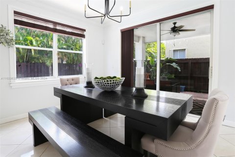 Casa en venta en Miami, Florida, 4 dormitorios, 245.82 m2 № 1310608 - foto 14