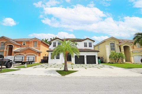 House in Miami, Florida 4 bedrooms, 245.82 sq.m. № 1310608 - photo 3