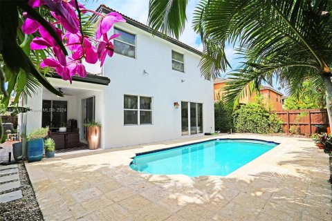 Villa ou maison à vendre à Miami, Floride: 4 chambres, 245.82 m2 № 1310608 - photo 5