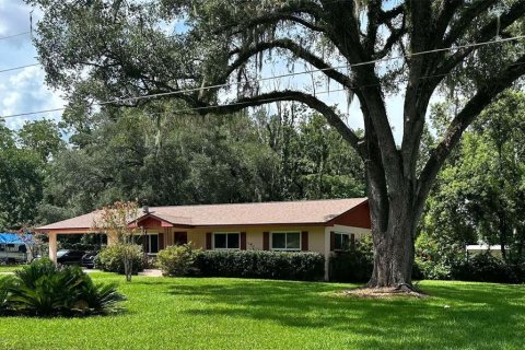 House in Ocala, Florida 3 bedrooms, 134.71 sq.m. № 1307425 - photo 1