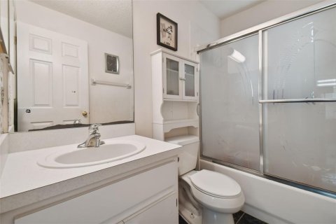 Casa en venta en Tampa, Florida, 3 dormitorios, 117.34 m2 № 1307470 - foto 17