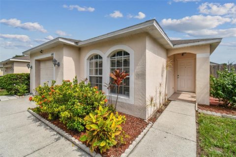 Villa ou maison à vendre à Tampa, Floride: 3 chambres, 117.34 m2 № 1307470 - photo 4