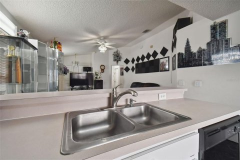 Casa en venta en Tampa, Florida, 3 dormitorios, 117.34 m2 № 1307470 - foto 11