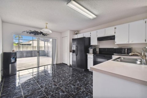 Casa en venta en Tampa, Florida, 3 dormitorios, 117.34 m2 № 1307470 - foto 10