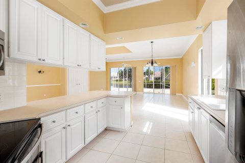 House in Wellington, Florida 3 bedrooms, 204.29 sq.m. № 705906 - photo 4