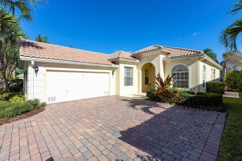 House in Wellington, Florida 3 bedrooms, 204.29 sq.m. № 705906 - photo 10