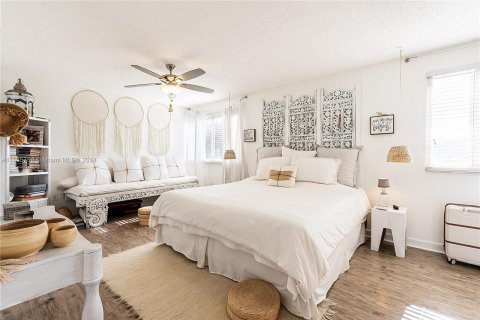 Casa en venta en Miami, Florida, 3 dormitorios, 182.74 m2 № 1305418 - foto 13