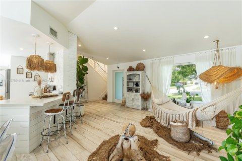 Casa en venta en Miami, Florida, 3 dormitorios, 182.74 m2 № 1305418 - foto 4