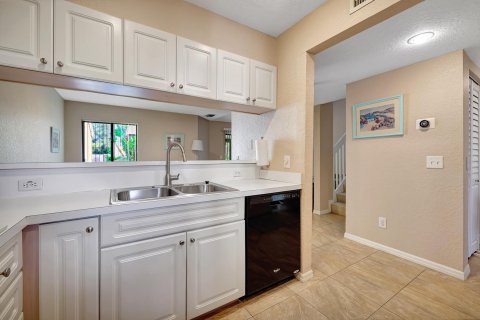 Townhouse in Palm City, Florida 2 bedrooms, 116.87 sq.m. № 880673 - photo 22