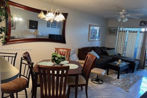 Condo in Sunrise, Florida, 1 bedroom  № 873322 - photo 4