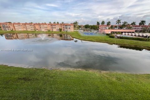 Condo in Sunrise, Florida, 1 bedroom  № 873322 - photo 6