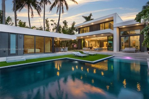 Villa ou maison à vendre à Miami Beach, Floride: 6 chambres, 402.27 m2 № 1237707 - photo 3