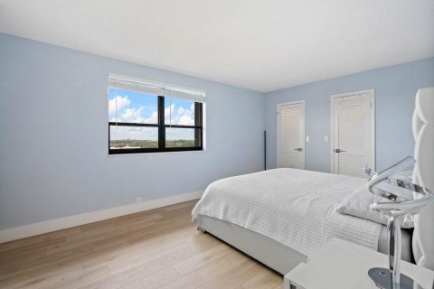 Condo in North Palm Beach, Florida, 2 bedrooms  № 884440 - photo 23