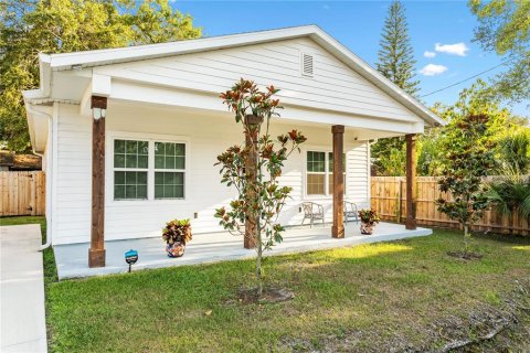 Villa ou maison à vendre à Tampa, Floride: 3 chambres, 143.44 m2 № 1349657 - photo 1