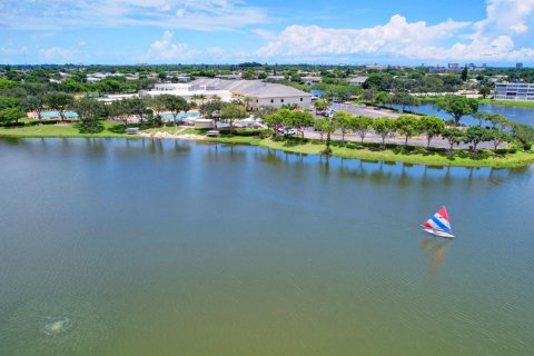 Condo in West Palm Beach, Florida, 1 bedroom  № 1079616 - photo 12