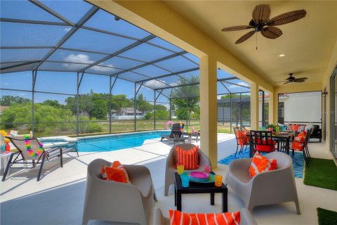 Casa en venta en Davenport, Florida, 8 dormitorios, 306.3 m2 № 1202707 - foto 21