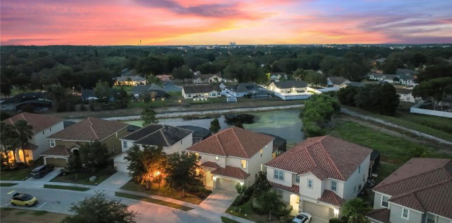 Villa ou maison à Davenport, Floride 8 chambres, 306.3 m2 № 1202707