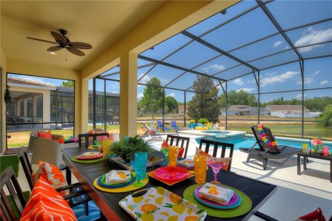 Casa en venta en Davenport, Florida, 8 dormitorios, 306.3 m2 № 1202707 - foto 23