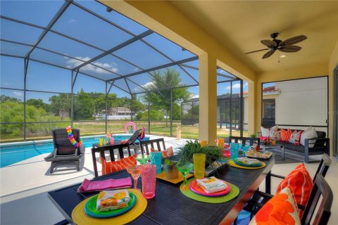 Casa en venta en Davenport, Florida, 8 dormitorios, 306.3 m2 № 1202707 - foto 22