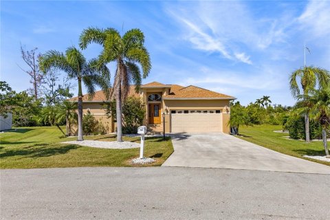 Villa ou maison à vendre à Fort Myers, Floride: 3 chambres, 156.73 m2 № 826124 - photo 1