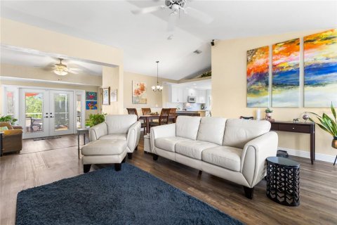 Villa ou maison à vendre à Fort Myers, Floride: 3 chambres, 156.73 m2 № 826124 - photo 3