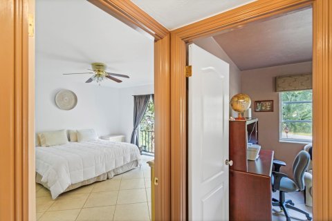 Condo in Lauderhill, Florida, 3 bedrooms  № 1226059 - photo 29