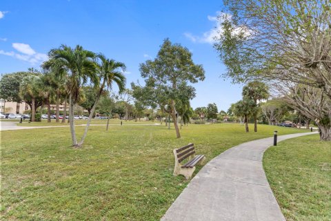 Condo in Lauderhill, Florida, 3 bedrooms  № 1226059 - photo 1