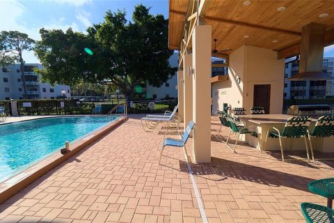 Condominio en venta en Saint Petersburg, Florida, 1 dormitorio, 69.21 m2 № 1402285 - foto 28