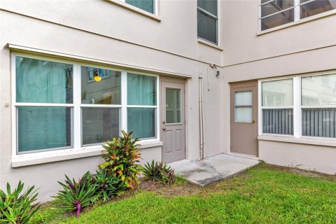 Condominio en venta en Saint Petersburg, Florida, 1 dormitorio, 69.21 m2 № 1402285 - foto 24