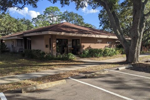 Commercial property in Bradenton, Florida 595.88 sq.m. № 558014 - photo 4