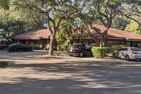 Immobilier commercial à louer à Bradenton, Floride: 595.88 m2 № 558014 - photo 5