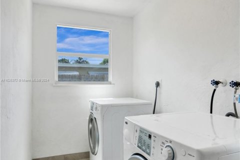 Casa en venta en Pompano Beach, Florida, 3 dormitorios, 177.44 m2 № 1291527 - foto 25