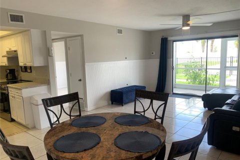 Condo in Punta Gorda, Florida, 2 bedrooms  № 1358437 - photo 8