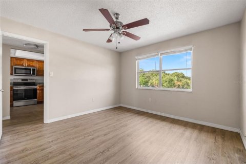 Condo in Tampa, Florida, 2 bedrooms  № 1359090 - photo 15