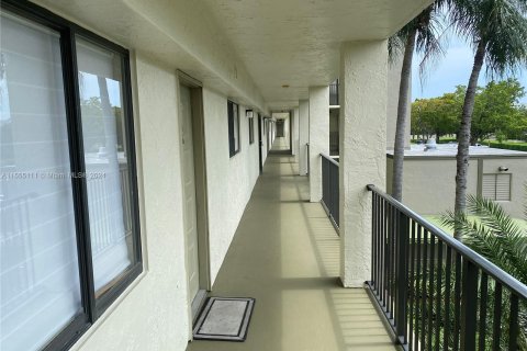 Copropriété à vendre à Pompano Beach, Floride: 2 chambres, 107.77 m2 № 1081094 - photo 20