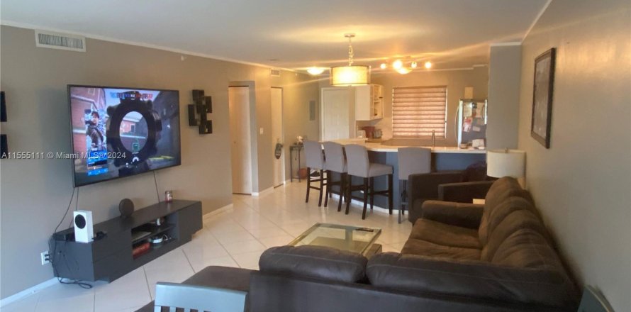 Condo in Pompano Beach, Florida, 2 bedrooms  № 1081094