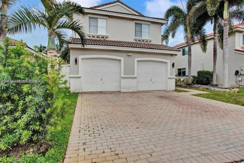 Casa en venta en Hollywood, Florida, 4 dormitorios, 187.2 m2 № 1347783 - foto 1