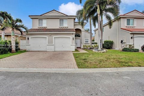 Villa ou maison à vendre à Hollywood, Floride: 4 chambres, 187.2 m2 № 1347783 - photo 3