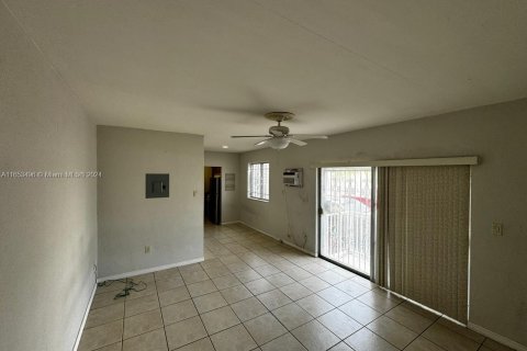 Copropriété à vendre à Miami Beach, Floride: 37.72 m2 № 1348202 - photo 23