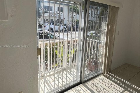 Condominio en venta en Miami Beach, Florida, 37.72 m2 № 1348202 - foto 8