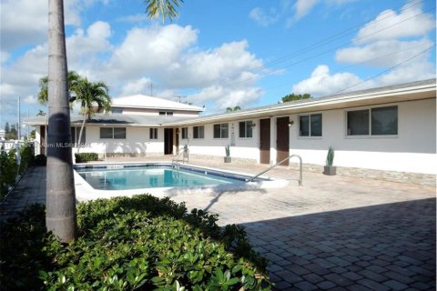 Casa en alquiler en Pompano Beach, Florida, 1 dormitorio, 65.03 m2 № 1348200 - foto 1